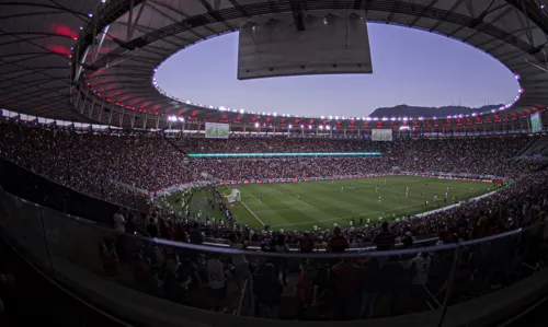 Flamengo enfrenta o Vasco às 18h