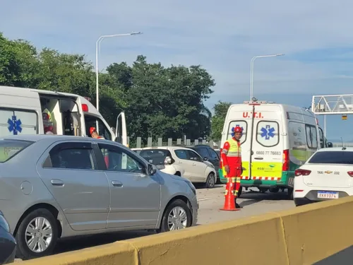 Veículos colidiram próximo ao Mocanguê