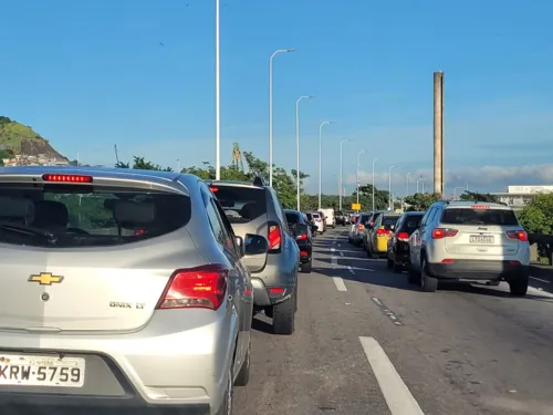 Motoristas enfrentam lentidão em diversos pontos