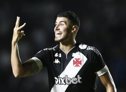 Pedro Raul já perdeu três pênaltis com a camisa do Vasco na temporada