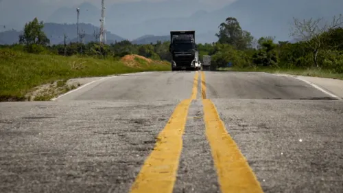 BR-493 no trecho Manilha-Magé, é motivo de preocupação para motoristas que circulam a via diariamente