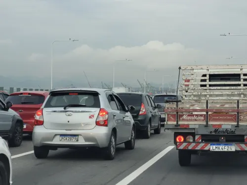 Trânsito lento deixa travessia na Ponte em 46 minutos