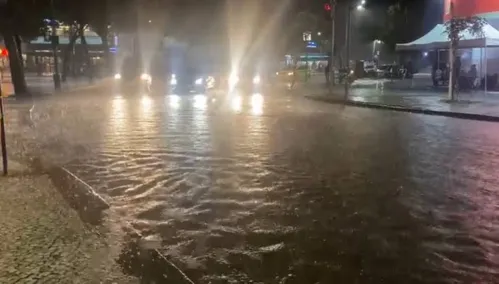 A previsão para esta sexta-feira (31) é de pancadas de chuva isoladas