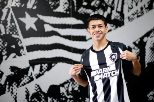 Matías Segovia com a camisa do Botafogo