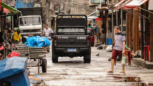 Segundo a PM, o objetivo da ação é prender criminosos e trazer segurança para a população local