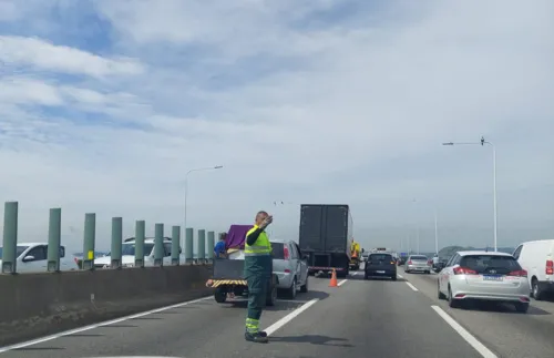 Uma pista precisou ficar interditada por alguns minutos. Não houve feridos