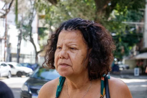 Edna Maria Vaz, síndica de um dos prédios da rua