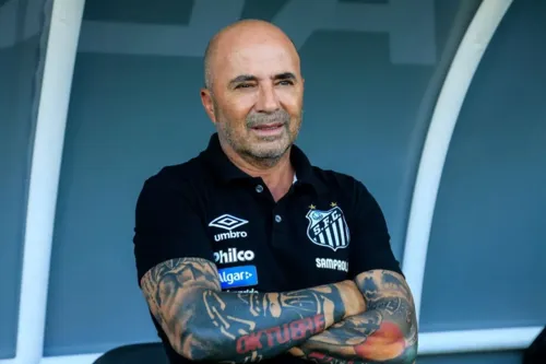 Sampaoli já treinou o Santos e Atlético-MG no futebol brasileiro