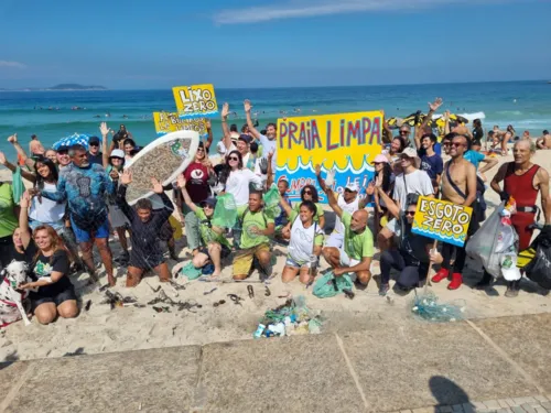 A manifestação marcou o lançamento da campanha pelo cumprimento da Lei Praias Limpas