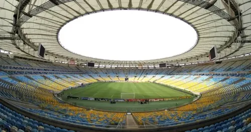 O Flamengo e Fluminense apresentaram um laudo indicando que o campo precisaria de 72 horas de intervalo entre jogos