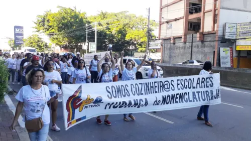 Profissionais reivindicam melhorias no trabalho nas escolas