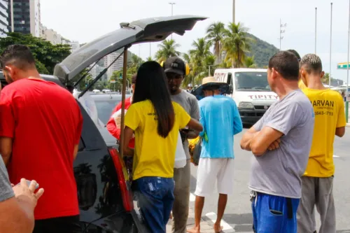 Muitos procuram as quentinhas vendidas pelo Wallace