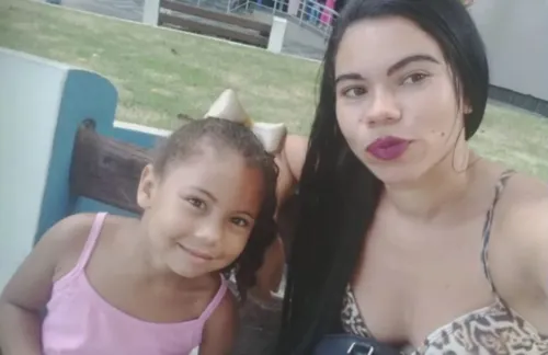 Larissa e sua filha Heloise, tiveram 90% de seus corpos queimados