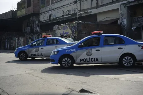 De acordo com a denúncia, a vítima e uma outra mulher encontravam-se em um bar quando o crime ocorreu