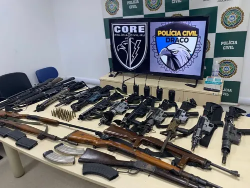 Armas apreendidas do grupo de milicianos