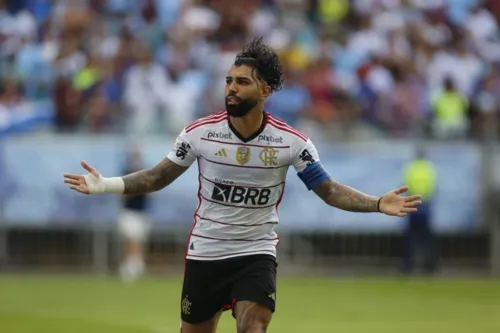 Gabigol deslocou Marcos Felipe e fez 2 a 0.