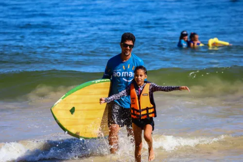 Giovana adora praticar esportes, principalmente na praia