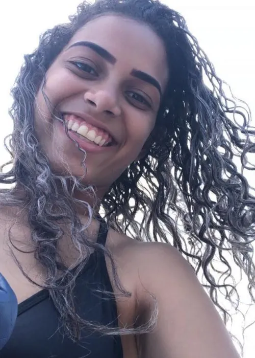 Maria Eduarda tinha 19 anos e deixa um filho de quatro anos