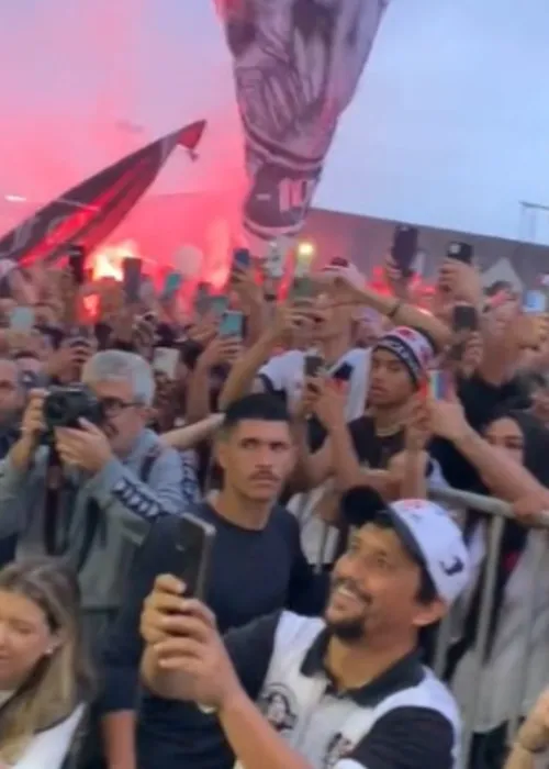 O Vasco planeja apresentar Dimitri Payet à torcida no Maracanã no domingo