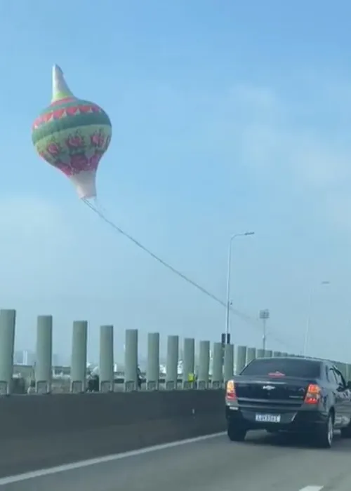 Balão de metros caiu na Ponte Rio-Niterói e quase causou acidentes