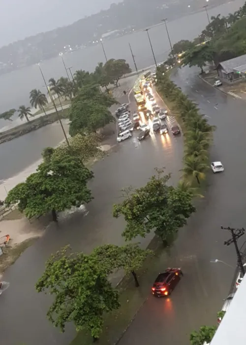 Avenida Silvio Picanço, em Charistas