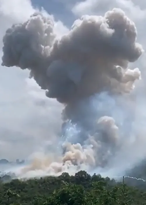 Explosão assustou moradores que moram próximo ao depósito