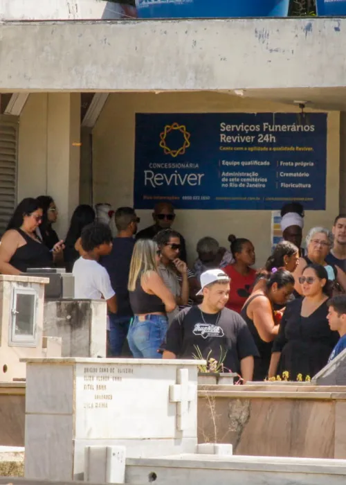 Familiares no velório do pequeno Heitor Gabriel