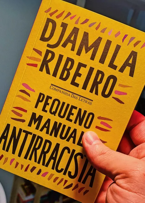 Livro de Djamila Ribeiro é referência no país inteiro