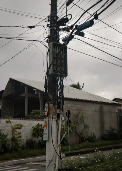 Cabos/fios arrebentados em Piratininga -  Marcelo Tavares