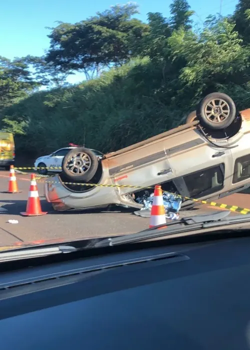 Grazi capotou com o veículo na Rodovia Atílio Balbo (SP-322)