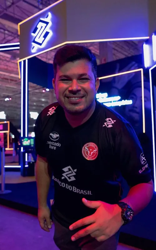 David Tavares é um apresentador de games e esports, influencer e integrante do Squad BB