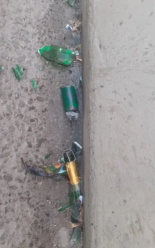 Artefato explosivo foi deixado na altura da saída 4, em Pilares, na Zona Norte do Rio