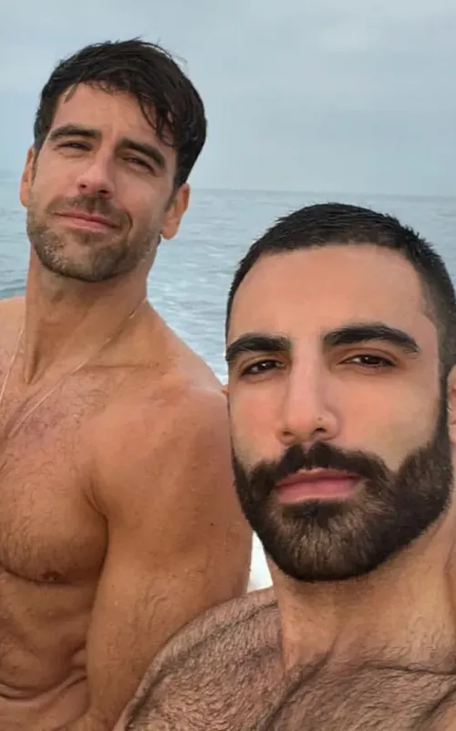 Os dois aparecem juntos em um passeio de barco, que fizeram recentemente no Rio