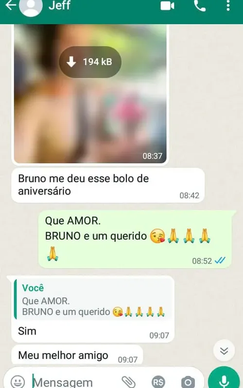 Jeff mostrou para a mãe presente dado por Bruno de Souza