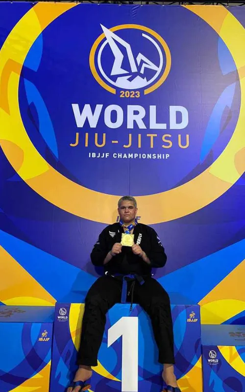 O jovem atleta da categoria pesadíssimo já acumula diversos títulos
