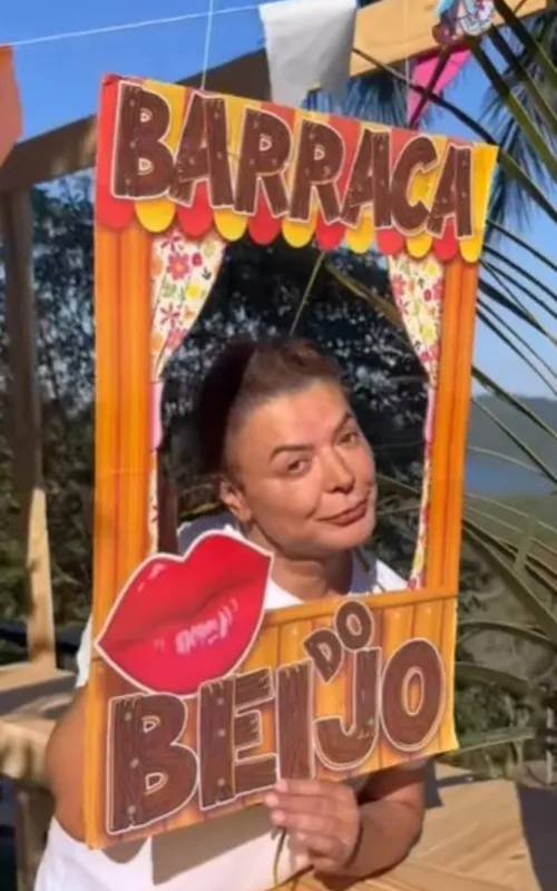 David Brazil abriu sua mansão para famosos em grande festa julina