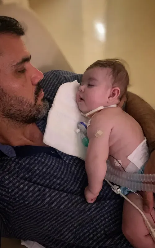 A pequena Maria Guilhermina tem visto seus dias divididos em rotinas no hospital e poucas datas em casa