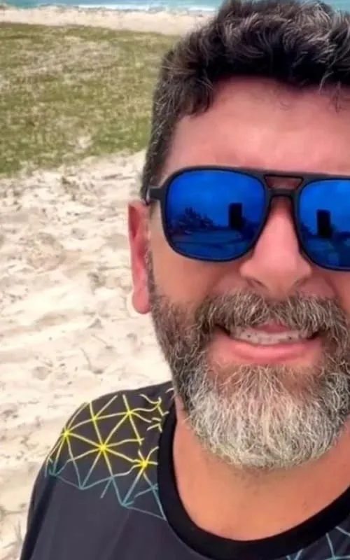 O corpo de Leonardo Macedo da Silva foi sepultado nesta sexta-feira (25)