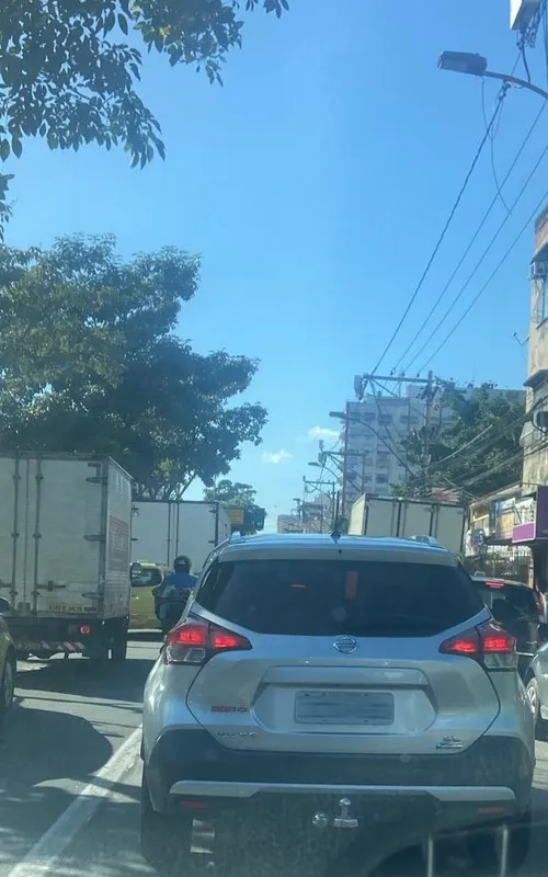 Apenas uma faixa estava liberada pouco depois de 9h