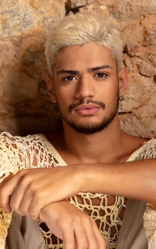 Ele brilhou como vilão de Pantanal, fez história no 'Big Brother Brasil 23', virou referência de moda, e desfilou na SPFW
