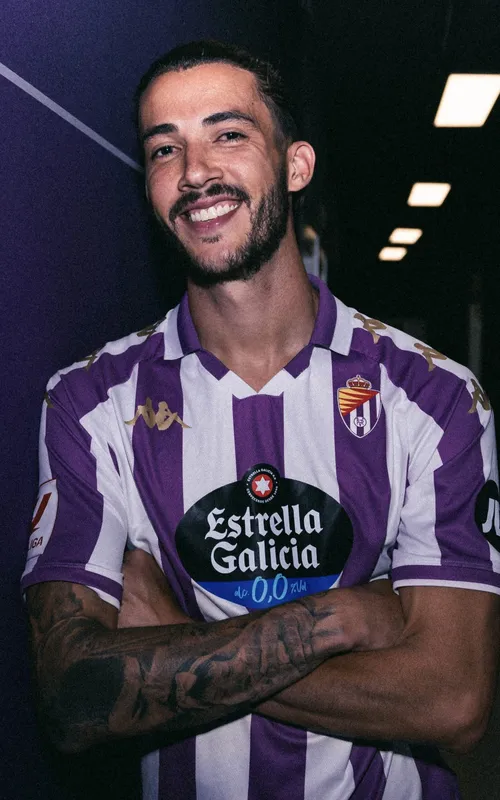 Imagem ilustrativa da imagem Ex-zagueiro do Flamengo é anunciado pelo Valladolid, da Espanha