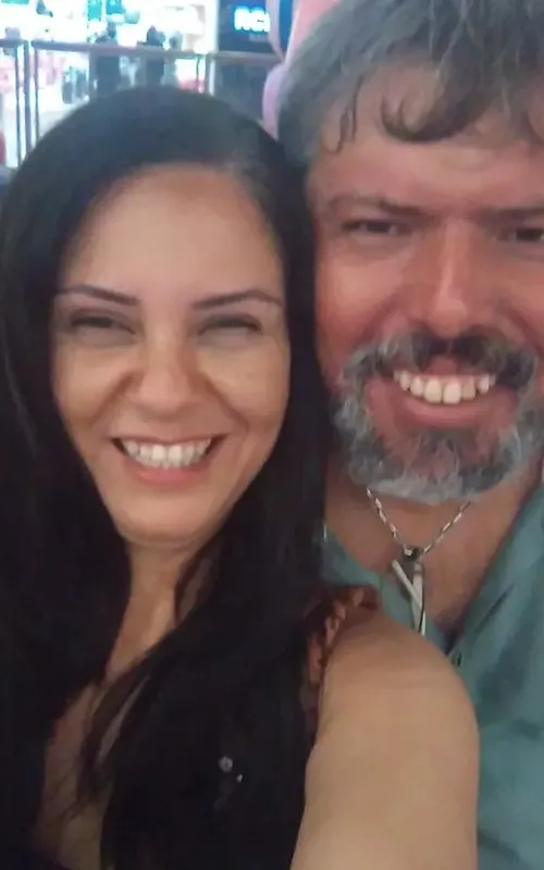 Nádia Helena e Theo Teixeira são pais de dois filhos