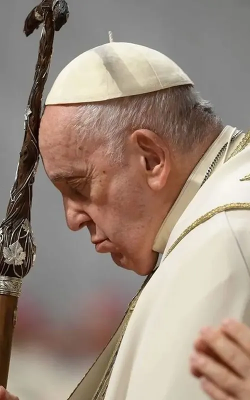 Papa Francisco durante missa no Vaticano