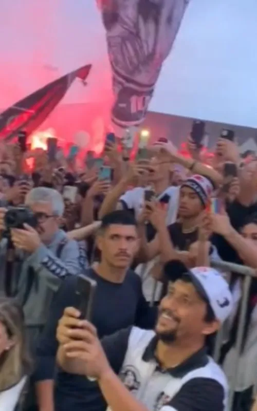 O Vasco planeja apresentar Dimitri Payet à torcida no Maracanã no domingo