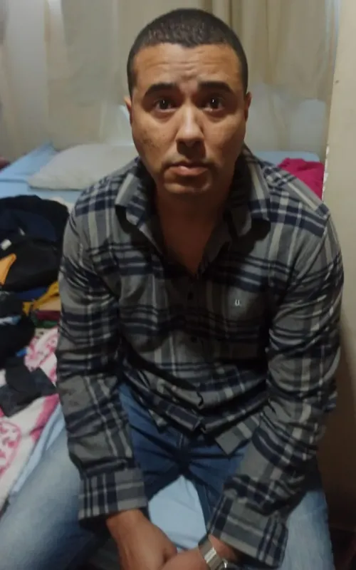 No momento da prisão, os policiais encontraram Bruno com um novo visual, sem barba
