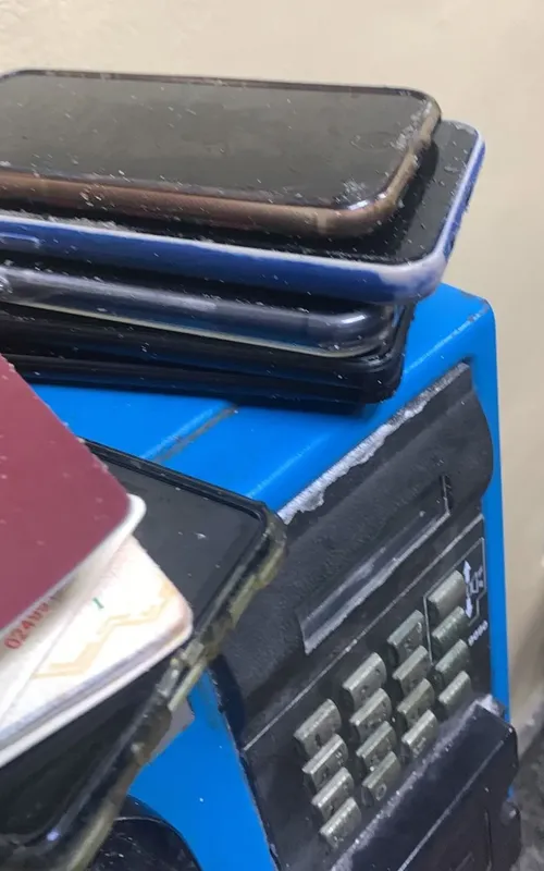 Celulares foram recuperados por policiais