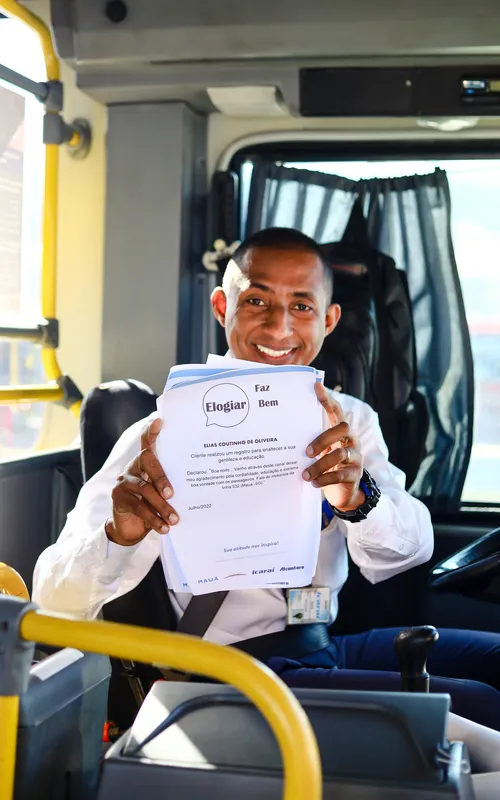 Elias é marca registrada de bom humor entre seus passageiros