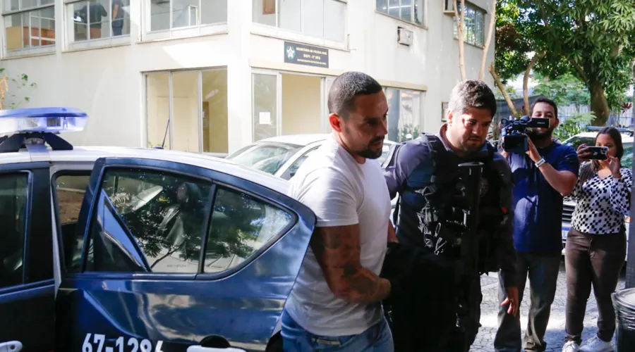 Os presos foram levados para a Delegacia de Homicídios de Niterói, São Gonçalo e Itaboraí (DHNSGI)