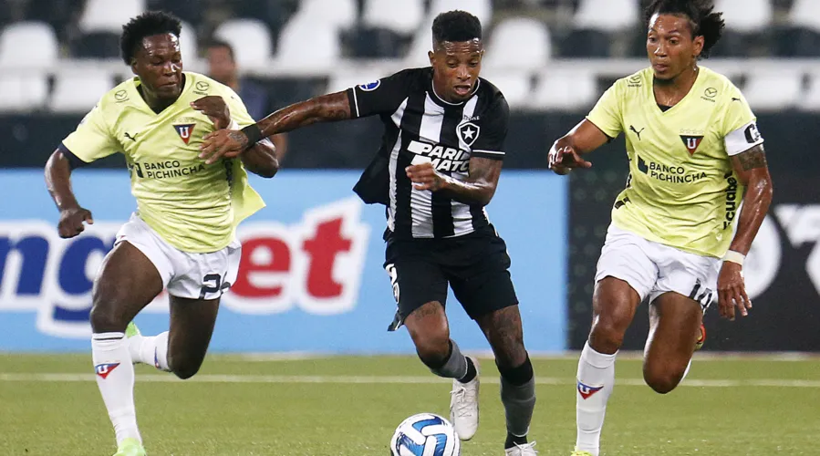 Botafogo busca vitória fora de casa para se manter na liderança do grupo