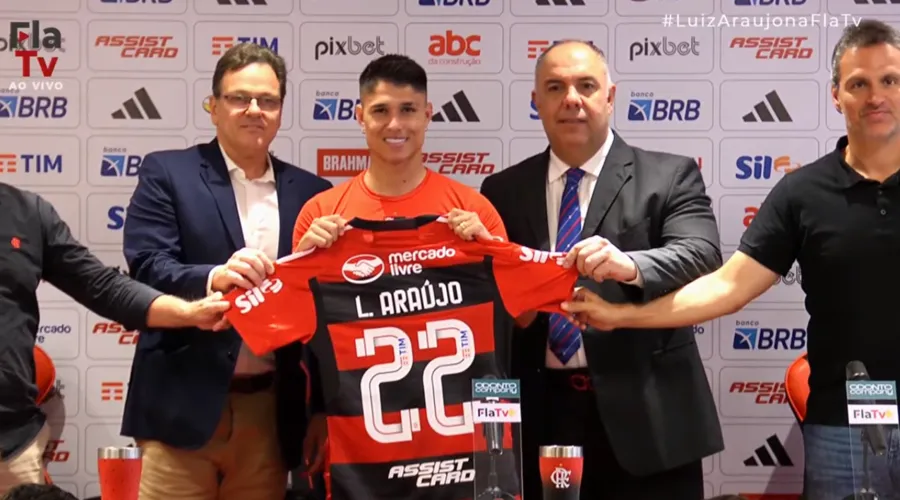 Luiz Araújo usará a camisa 22 no Flamengo